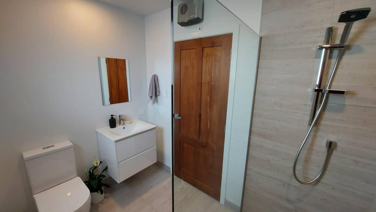 Sleek Suite By The Sand 1-Bedroom Dunedin Exterior foto