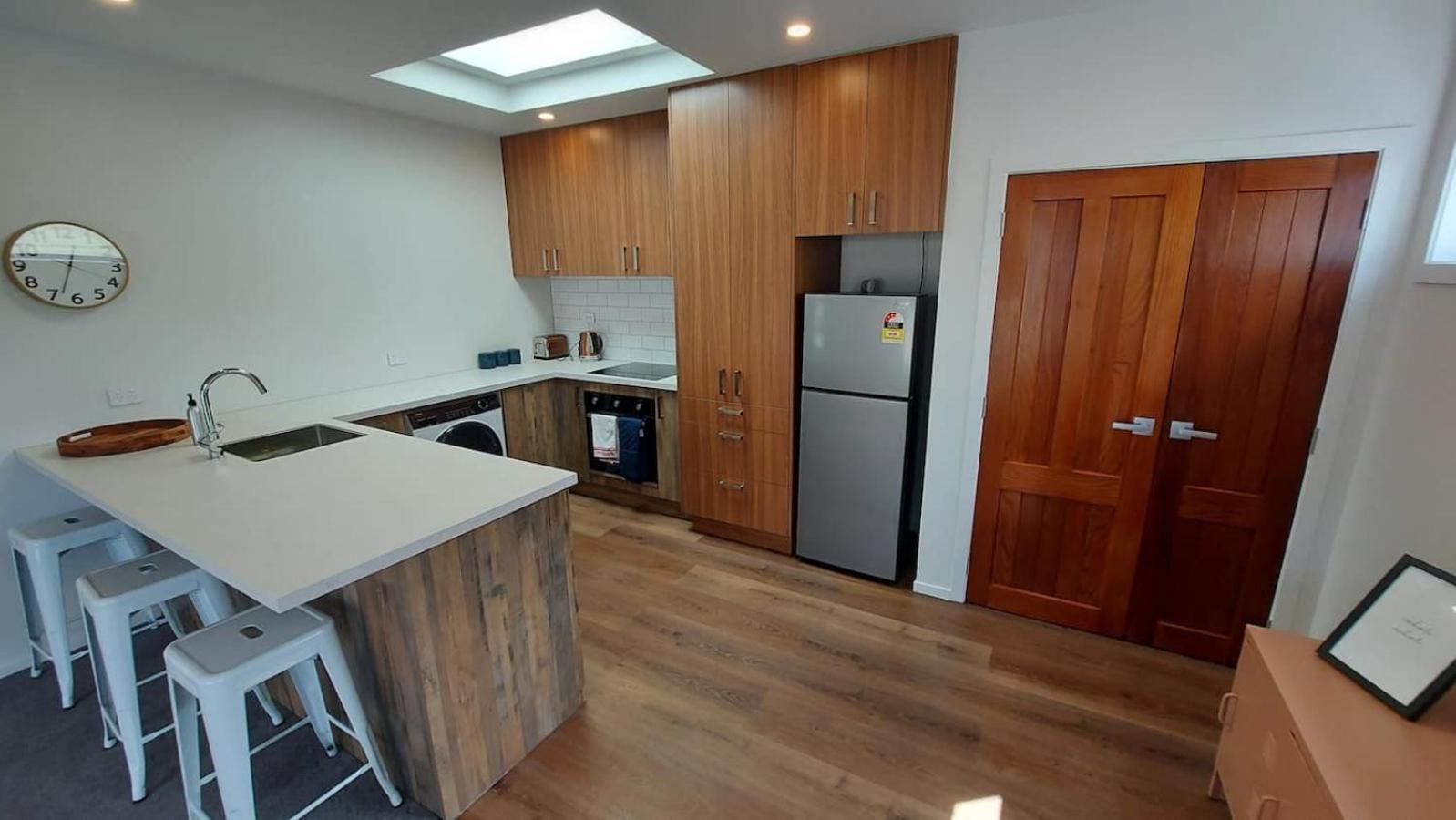 Sleek Suite By The Sand 1-Bedroom Dunedin Exterior foto